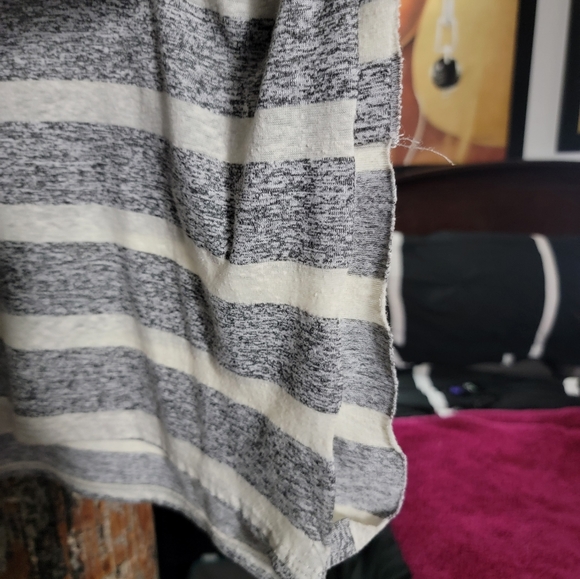 FP Crop Top w/slit on the slide w/ no sleeves - Picture 5 of 5